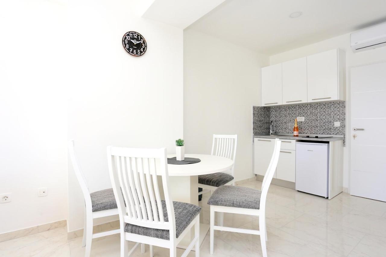Family Friendly Apartments With A Swimming Pool Zivogosce - Porat, Makarska - 18150 Екстер'єр фото