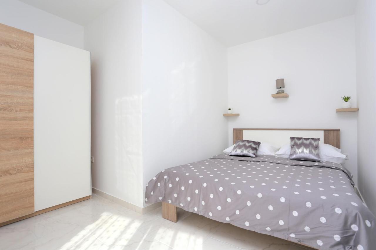 Family Friendly Apartments With A Swimming Pool Zivogosce - Porat, Makarska - 18150 Екстер'єр фото