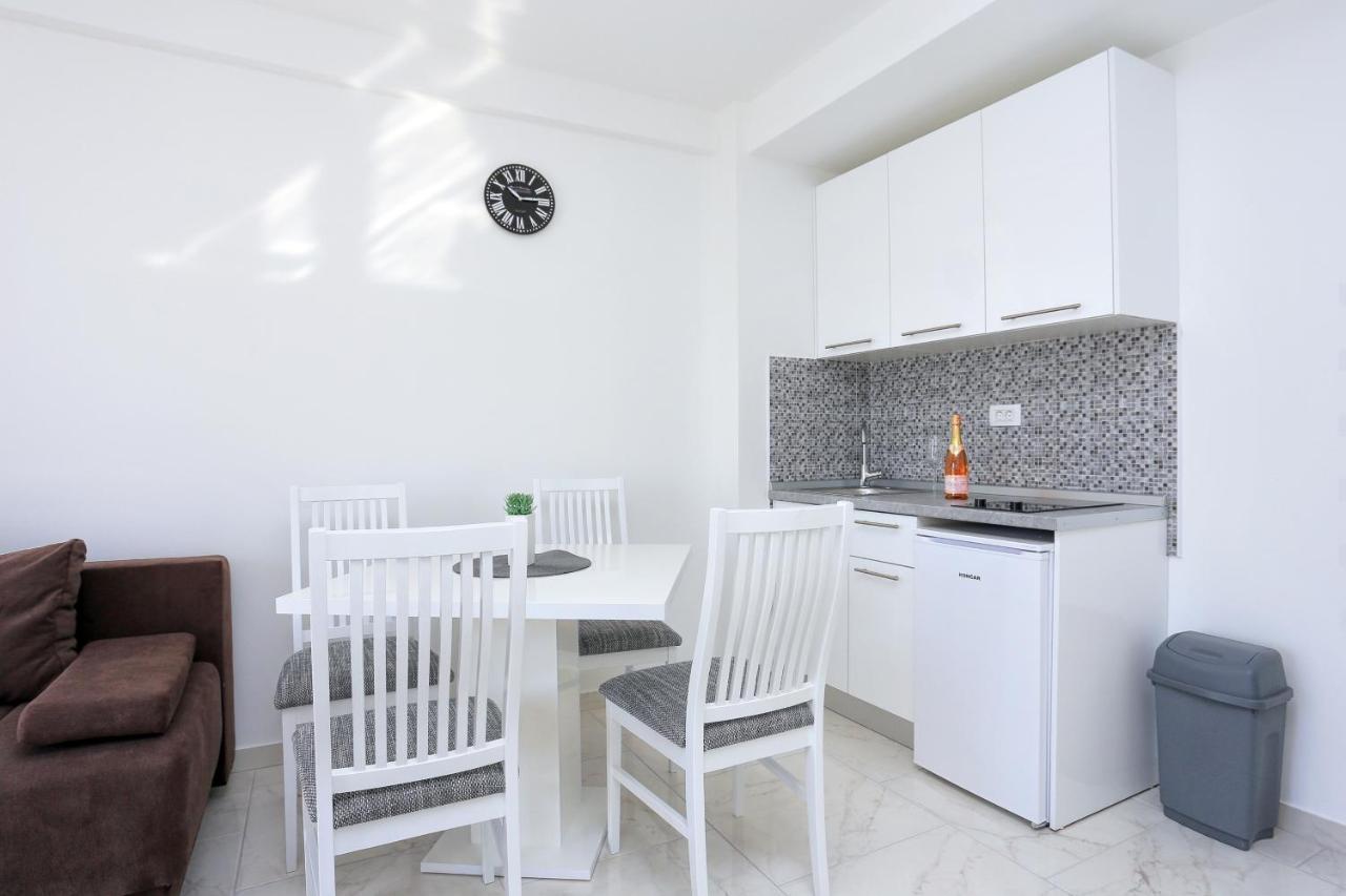 Family Friendly Apartments With A Swimming Pool Zivogosce - Porat, Makarska - 18150 Екстер'єр фото
